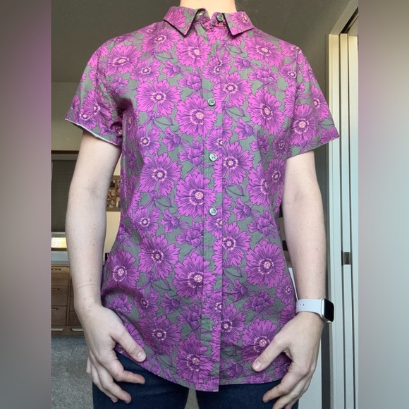 NWOT Wildfang Essential Button Up - Size Medium - Picture 1 of 7